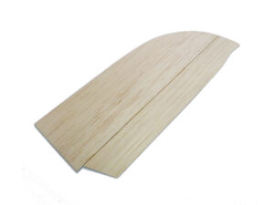 Leitwerk (FAUN) fertig verschliffen und anscharniert