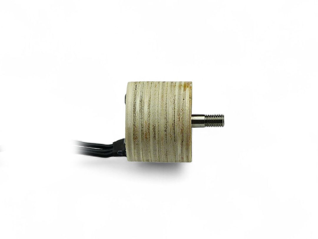 Abbildung zeigt Motorverkleidung 30 auf 30, die Lieferung erfolgt unmontiert und ohne Motor